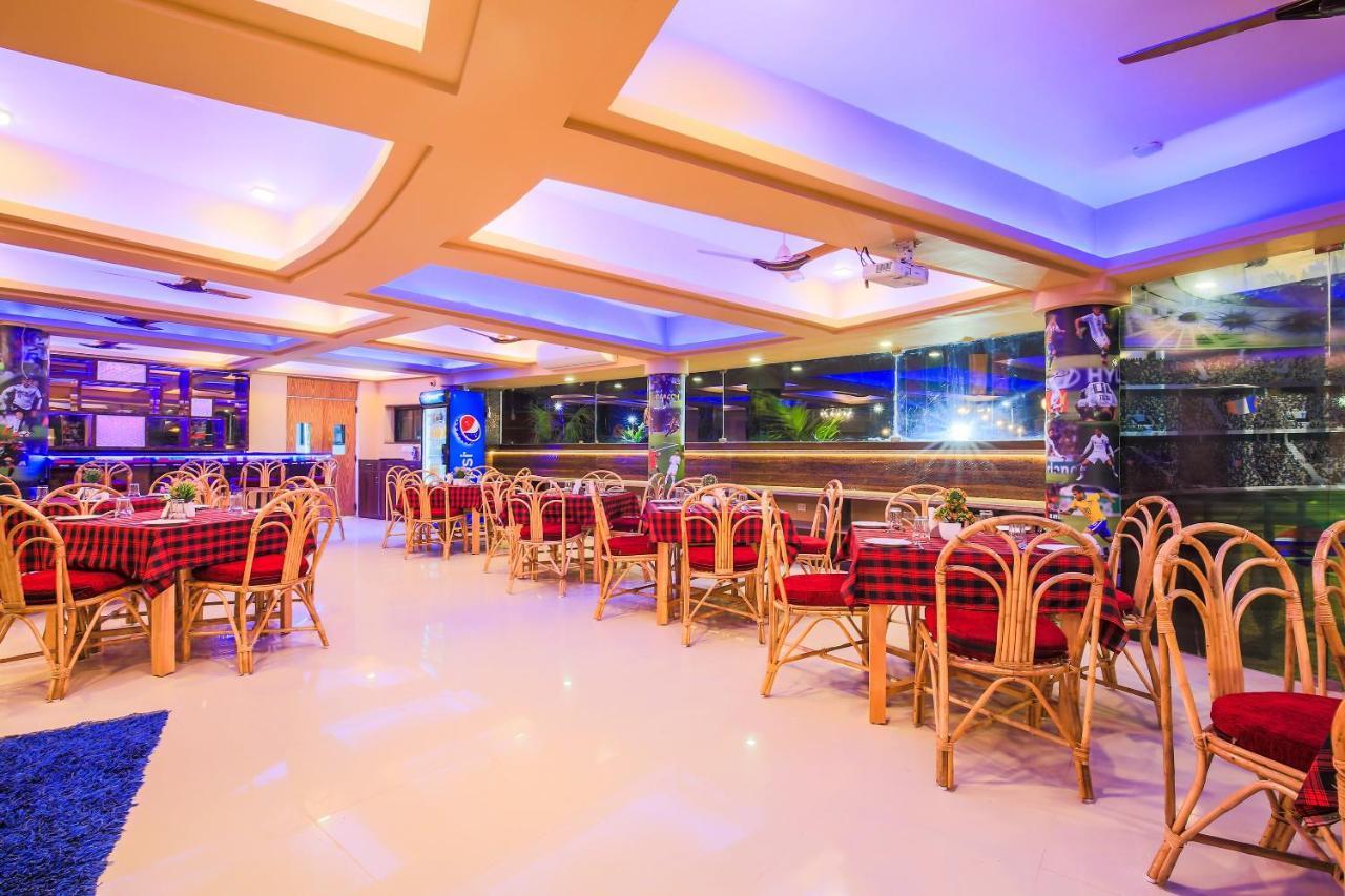 แคปิตัล โอ 22969 เดอะ เซ็นเตอร์ คอร์ต Hotel วาร์กา ภายนอก รูปภาพ