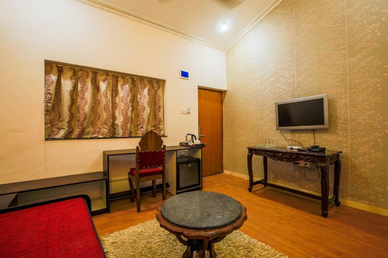 แคปิตัล โอ 22969 เดอะ เซ็นเตอร์ คอร์ต Hotel วาร์กา ภายนอก รูปภาพ